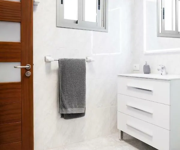 Casa Julia 2 Gran Piso Vistas Playa Teresitas 4 Pax 公寓 *